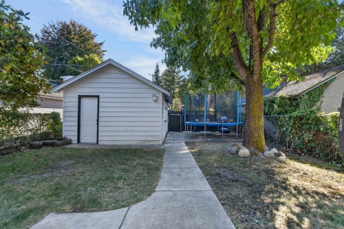 2218 11Th Avenue E, Vancouver, BC 