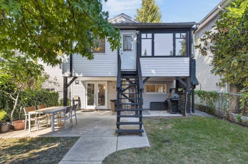 2218 11Th Avenue E, Vancouver, BC 