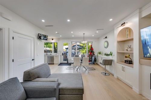 2-683 19Th Avenue W, Vancouver, BC 