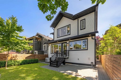 2-683 19Th Avenue W, Vancouver, BC 