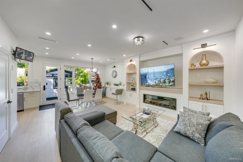 2-683 19Th Avenue W, Vancouver, BC 