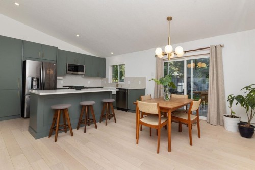 5700 Trident Avenue, Sechelt, BC 
