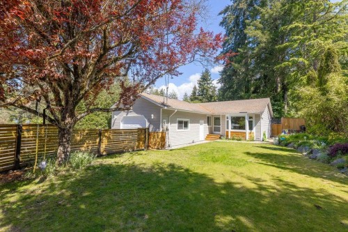 5700 Trident Avenue, Sechelt, BC 