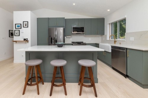 5700 Trident Avenue, Sechelt, BC 