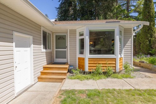 5700 Trident Avenue, Sechelt, BC 