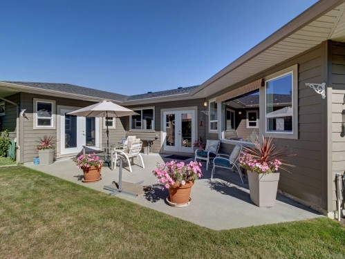 6388 Piper Place, Sechelt, BC 