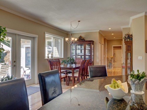 6388 Piper Place, Sechelt, BC 