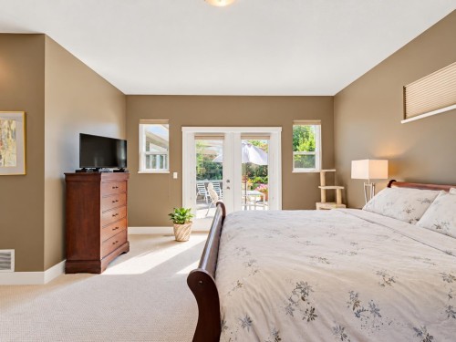 6388 Piper Place, Sechelt, BC 