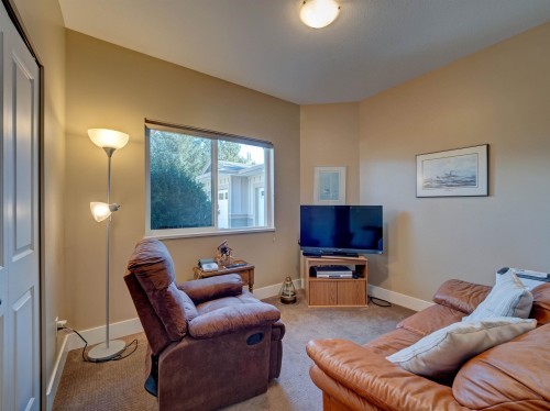 6388 Piper Place, Sechelt, BC 