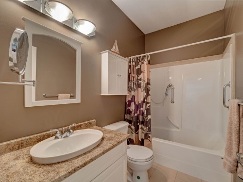 6388 Piper Place, Sechelt, BC 