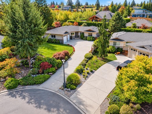 6388 Piper Place, Sechelt, BC 
