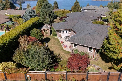 6388 Piper Place, Sechelt, BC 