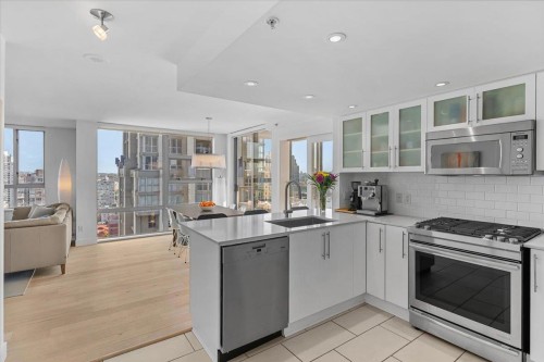 2303-1225 Richards Street, Vancouver, BC 