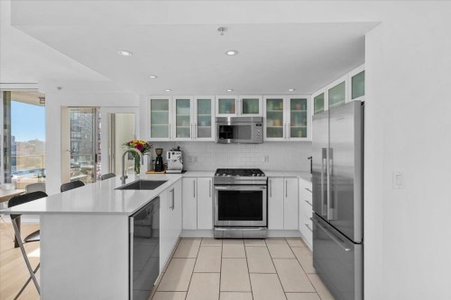 2303-1225 Richards Street, Vancouver, BC 