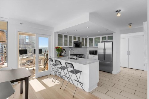 2303-1225 Richards Street, Vancouver, BC 