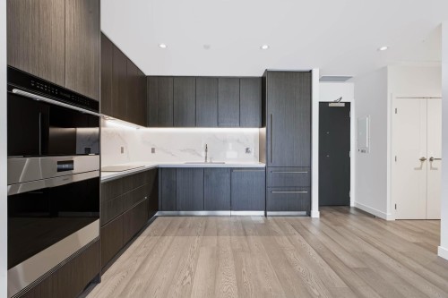 704-777 Harbour Way, Vancouver, BC 