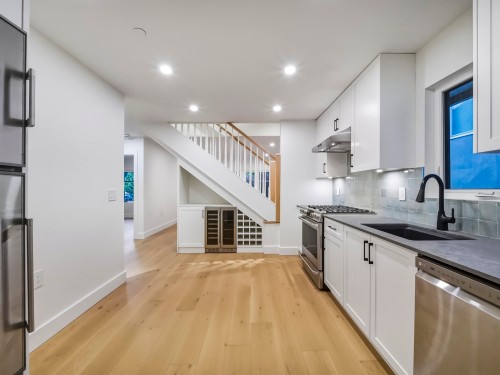 1-2339 Parker Street, Vancouver, BC 