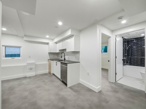 1-2339 Parker Street, Vancouver, BC 