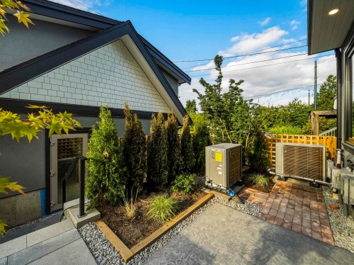 2-2339 Parker Street, Vancouver, BC 