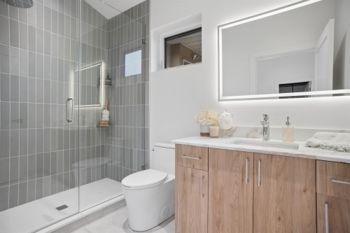 2-2339 Parker Street, Vancouver, BC 
