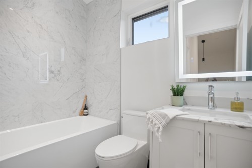 2-2339 Parker Street, Vancouver, BC 