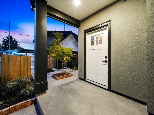 2-2339 Parker Street, Vancouver, BC 