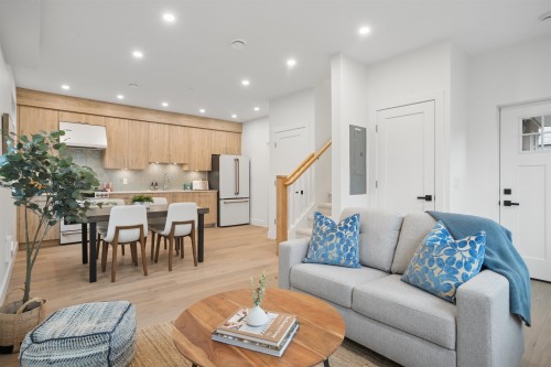 2-2339 Parker Street, Vancouver, BC 