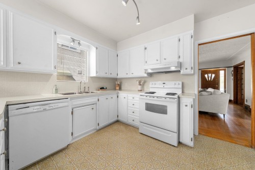 2554 Adanac Street, Vancouver, BC 