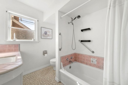 2554 Adanac Street, Vancouver, BC 