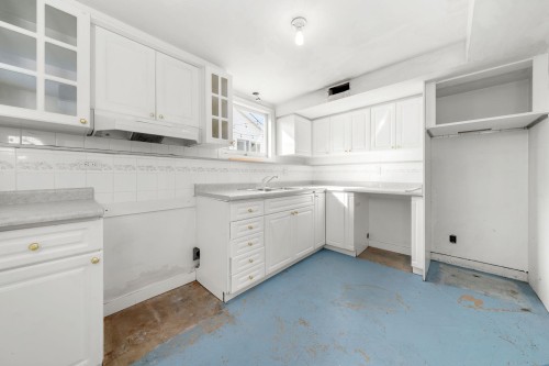 2554 Adanac Street, Vancouver, BC 