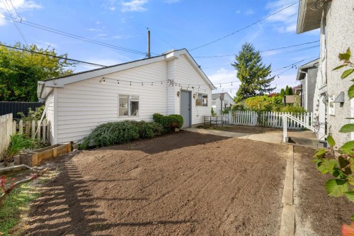 2554 Adanac Street, Vancouver, BC 