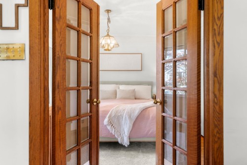 2554 Adanac Street, Vancouver, BC 