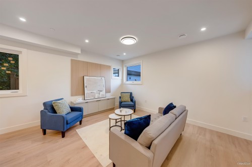 2-6136 Irmin Street, Burnaby, BC 