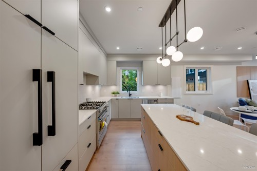 6-6136 Irmin Street, Burnaby, BC 