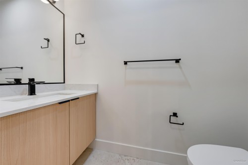 6-6136 Irmin Street, Burnaby, BC 