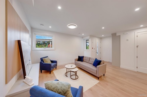 6-6136 Irmin Street, Burnaby, BC 