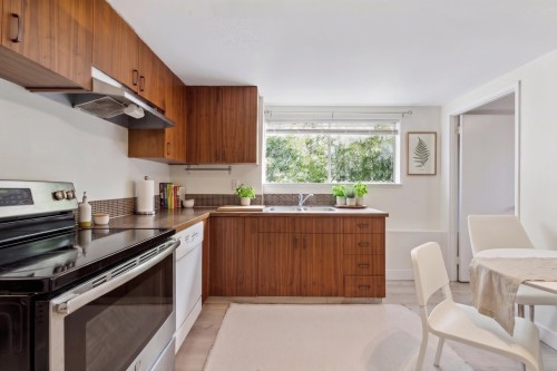 1949 Mahon Avenue, North Vancouver, BC 