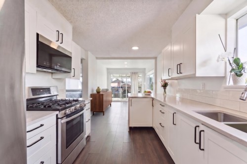 1949 Mahon Avenue, North Vancouver, BC 