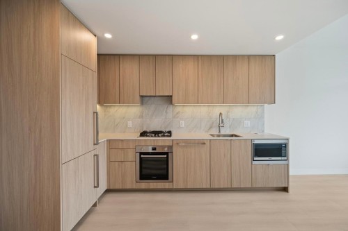 2XXX-626 Claremont Street , Coquitlam, BC V3J 0T1 3