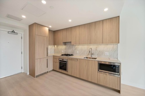 2XXX-626 Claremont Street , Coquitlam, BC V3J 0T1 4