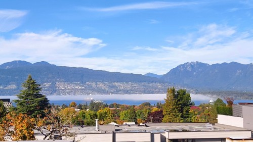 305-3615 17Th Avenue W, Vancouver, BC 
