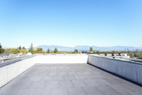 305-3615 17Th Avenue W, Vancouver, BC 