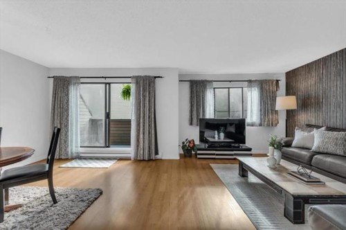 3295 Mountain Highway , North Vancouver, BC V7K 2H4 4