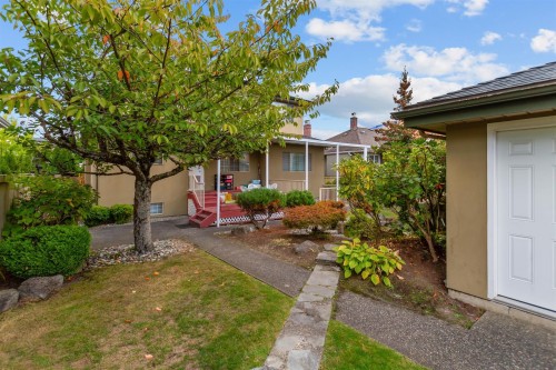 328 26Th Avenue W, Vancouver, BC 