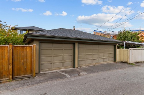 328 26Th Avenue W, Vancouver, BC 