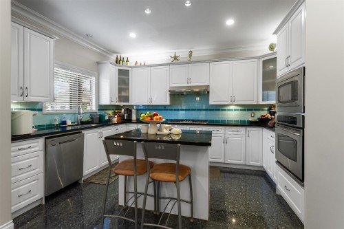 328 26Th Avenue W, Vancouver, BC 