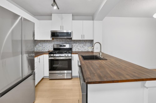 303-2998 Silver Springs Boulevard, Coquitlam, BC 