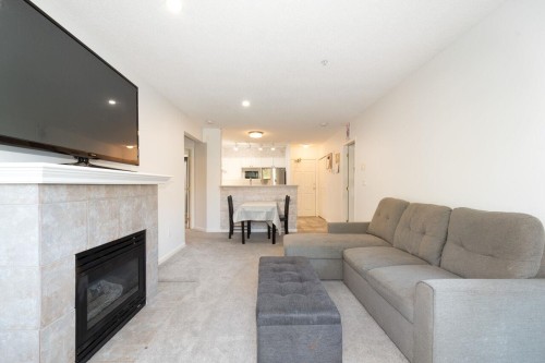 104-3625 Windcrest Drive, North Vancouver, BC 