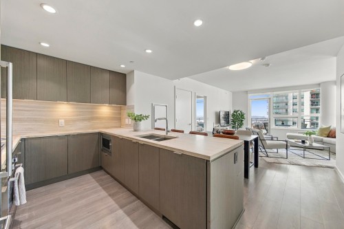 907-112 13Th Street E, North Vancouver, BC 