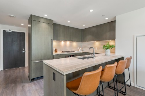 907-112 13Th Street E, North Vancouver, BC 